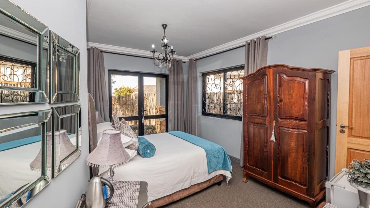 Stone Olive Hotel Jeffreys Bay Exterior photo