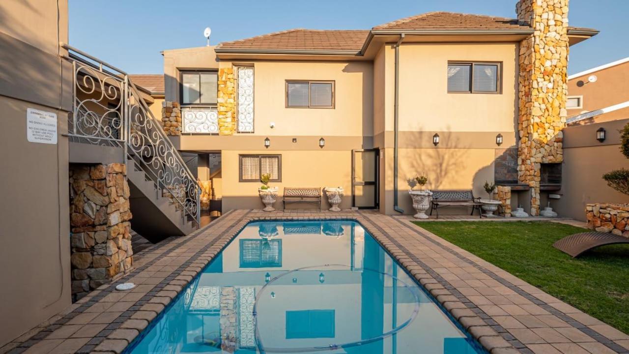 Stone Olive Hotel Jeffreys Bay Exterior photo